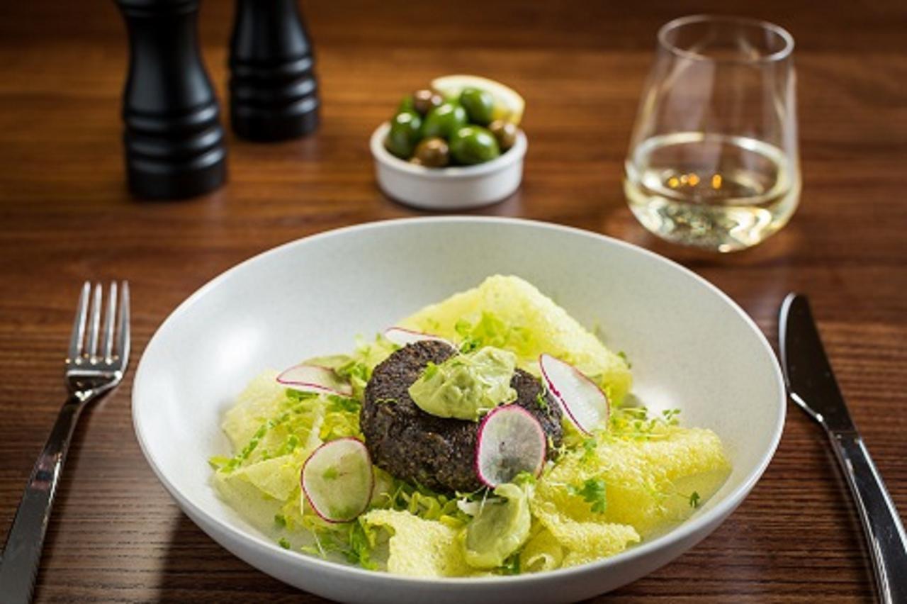 Fable Auckland, Mgallery Eksteriør billede A salad at the restaurant